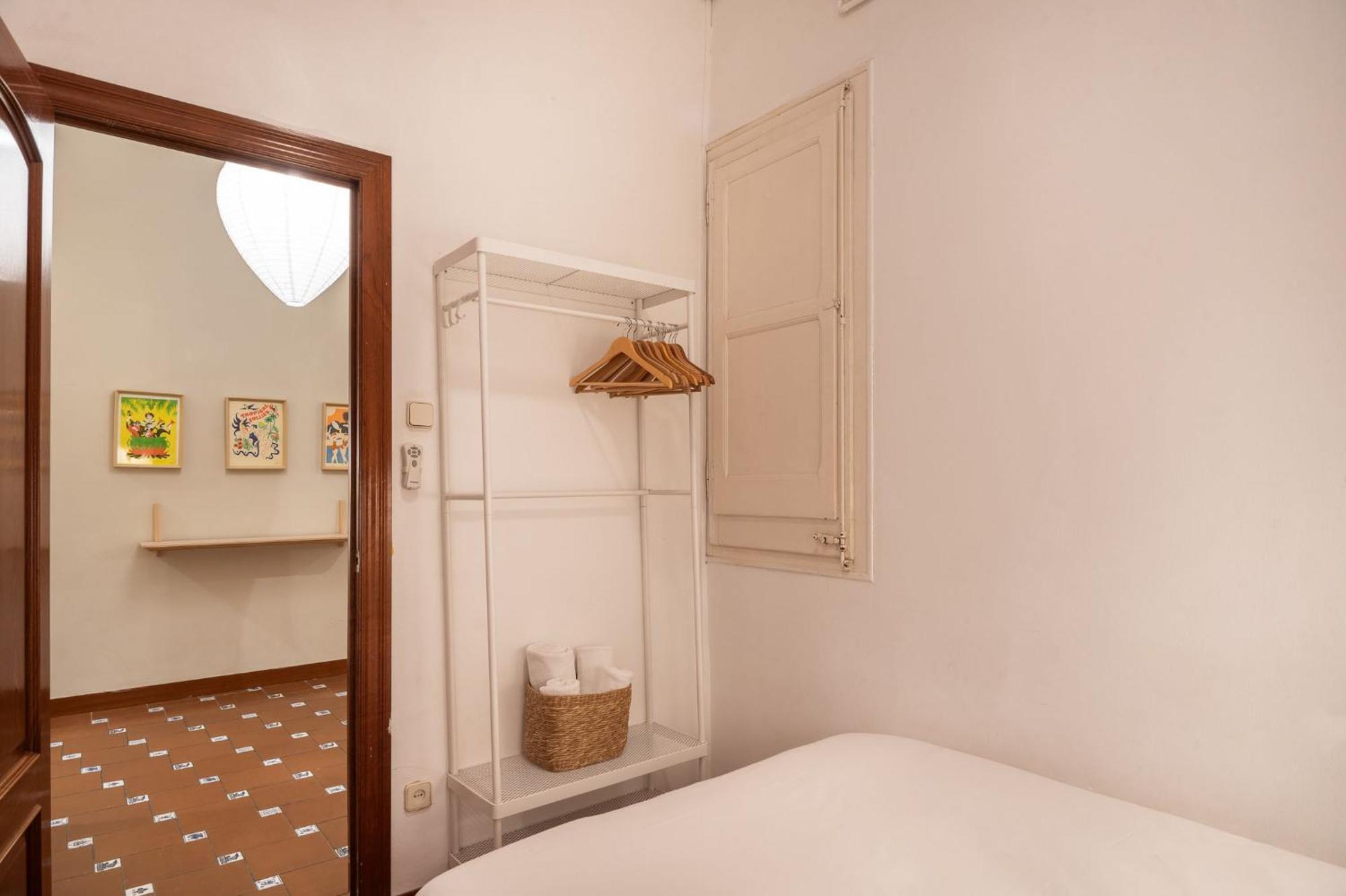 Spacious & Sunny Apt With Terrace In The City Center Barcelona Exterior foto
