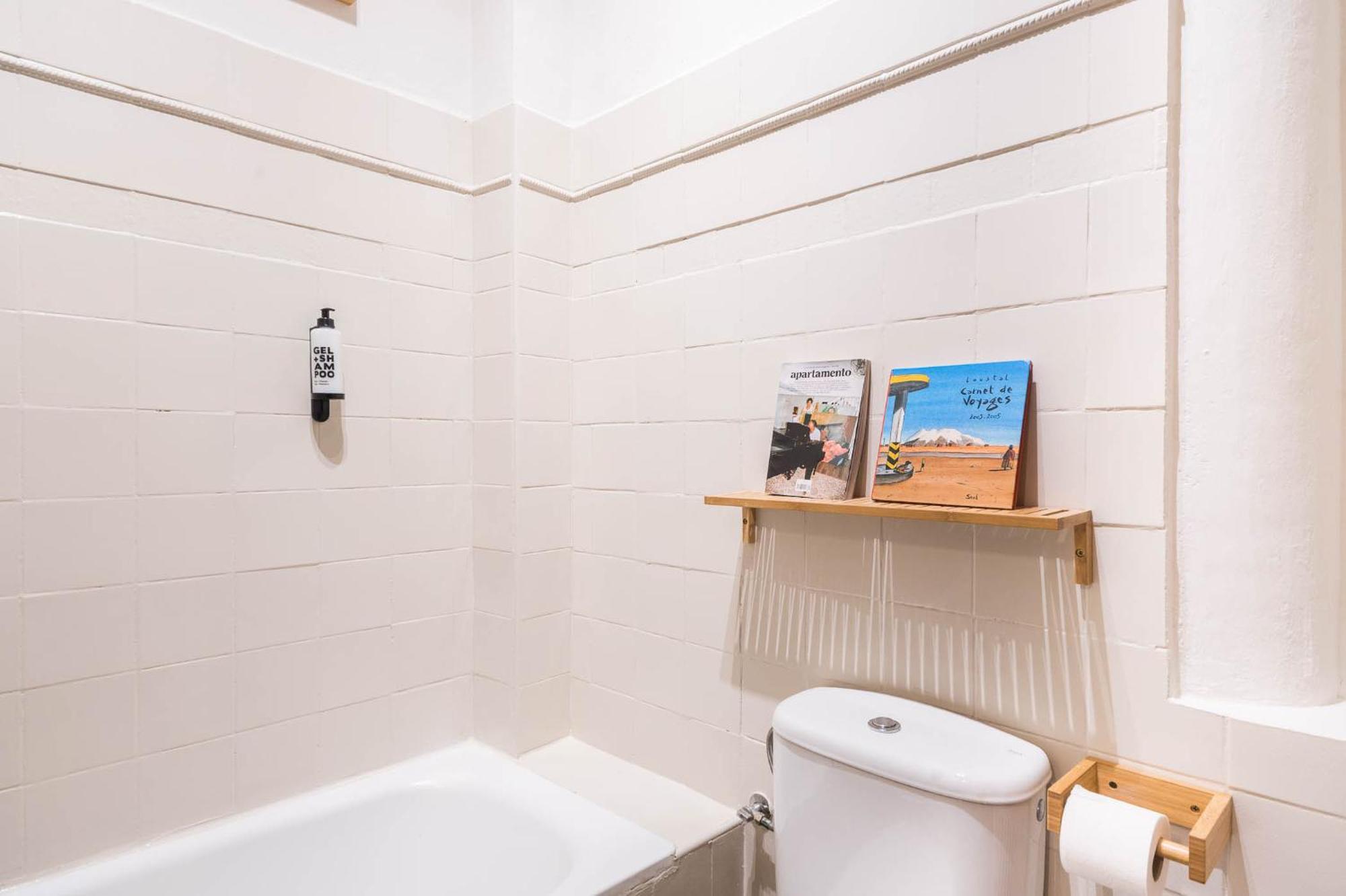 Spacious & Sunny Apt With Terrace In The City Center Barcelona Exterior foto